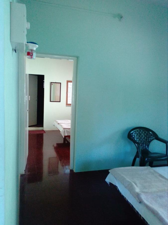 Hotel Anjali Lodge Mālvan Kültér fotó
